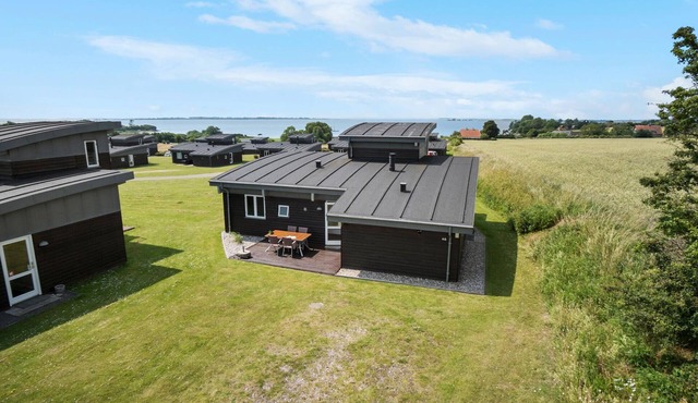 Nice home in Faaborg with WiFi