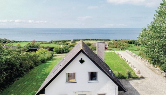 Nice home in Faaborg with WiFi