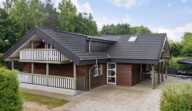 Nice home in Fårvang with sauna