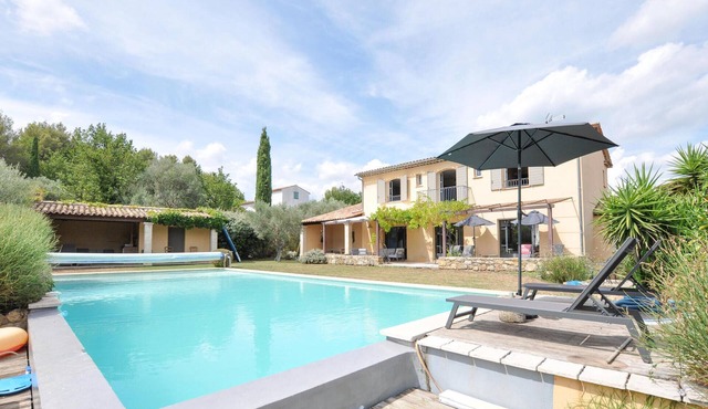 Nice home in Fayence with WiFi