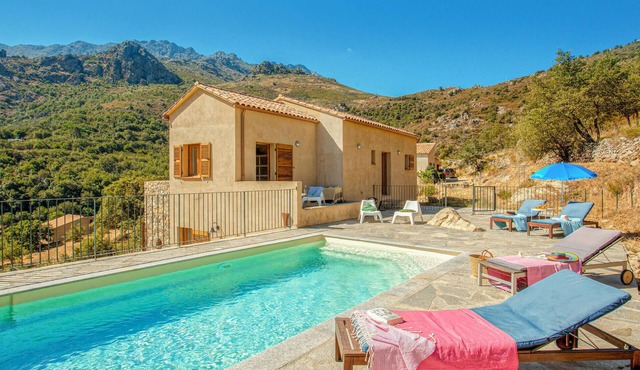 Nice home in Feliceto