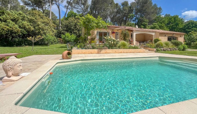Nice home in Salon-de-Provence