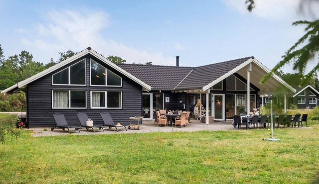 Nice home in Frederiksværk with sauna