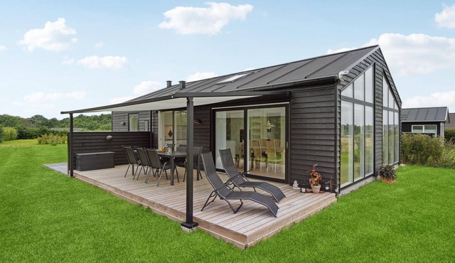 Nice home in Frørup with kitchen