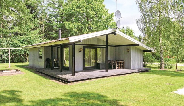 Nice home in Glesborg with WiFi