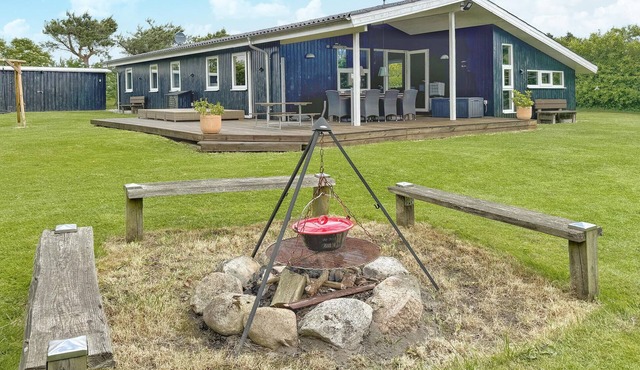 Nice home in Glesborg with sauna