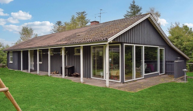 Nice home in Glesborg with WiFi