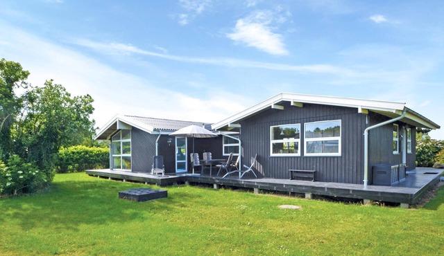 Nice home in Glesborg with kitchen