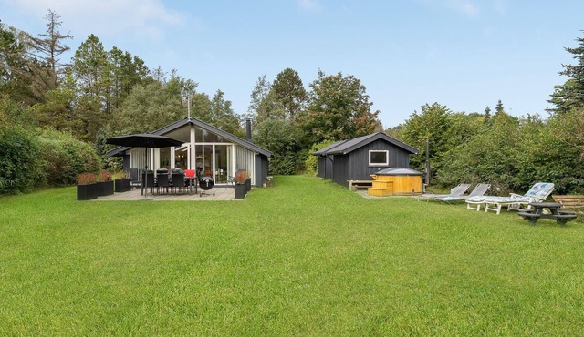 Nice home in Glesborg with WiFi