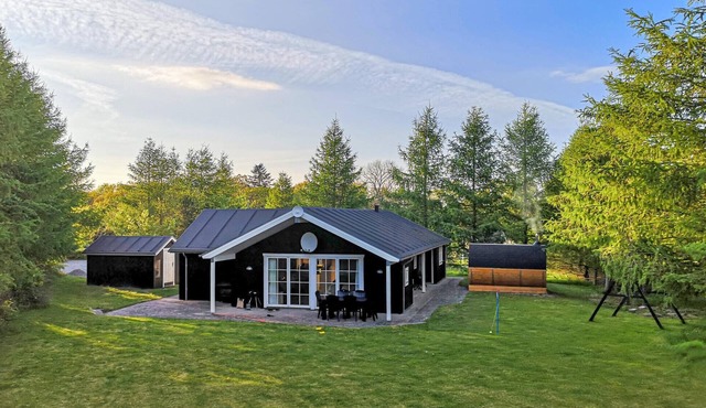 Nice home in Glesborg with sauna