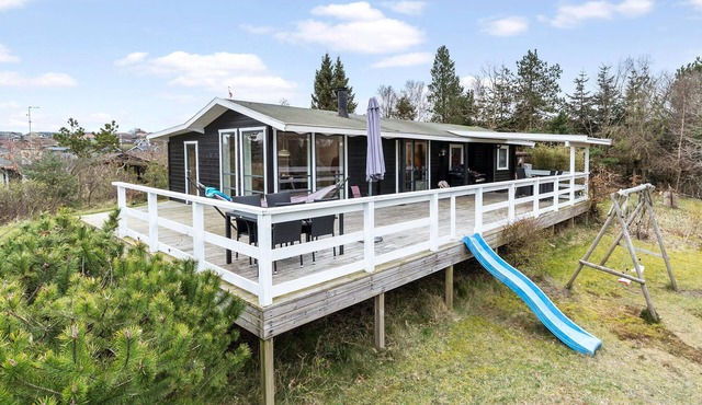 Nice home in Glesborg with kitchen