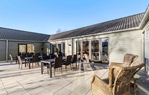 Nice Home In Glesborg With Sauna