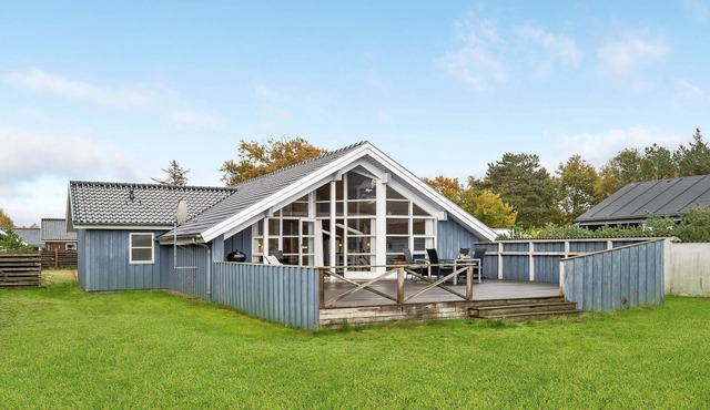 Nice home in Gørlev with sauna