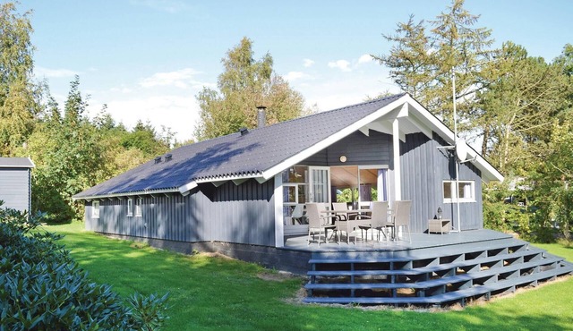 Nice home in Græsted with sauna