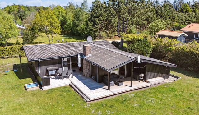 Nice home in Grenaa with WiFi