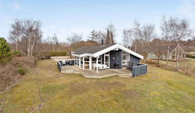 Nice home in Grenaa with kitchen