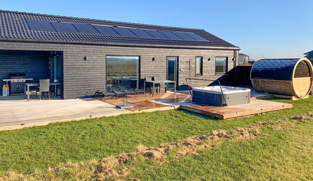 Nice home in Grenaa with kitchen