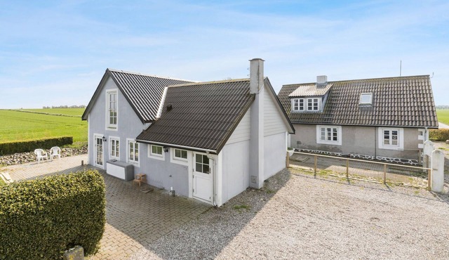 Nice home in Grenaa with WiFi