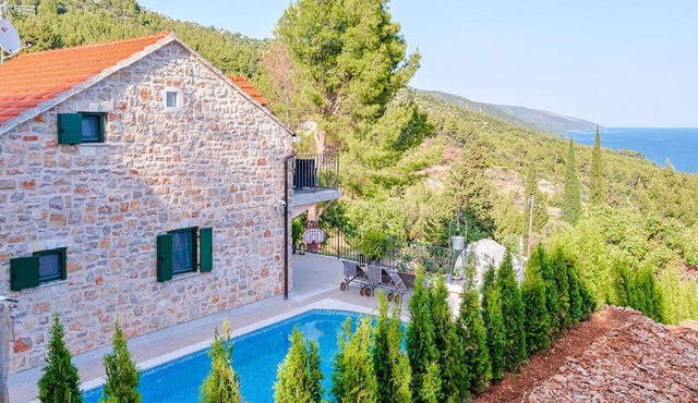 Nice home in Gromin Dolac with sauna