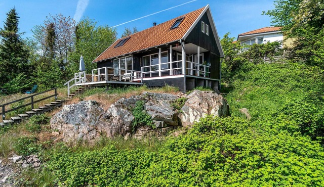 Nice home in Gudhjem with ethernet internet