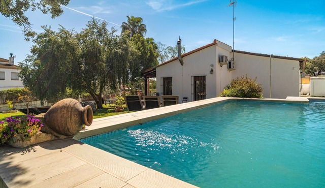 Nice home in Guillena