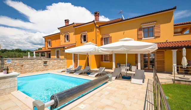 Nice home in Hr-52215 Vodnjan