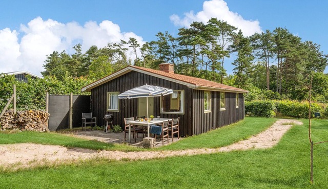 Nice home in Hadsund with kitchen