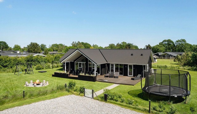 Nice home in Hadsund with sauna