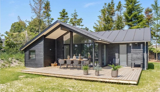 Nice Home In Hadsund With Kitchen
