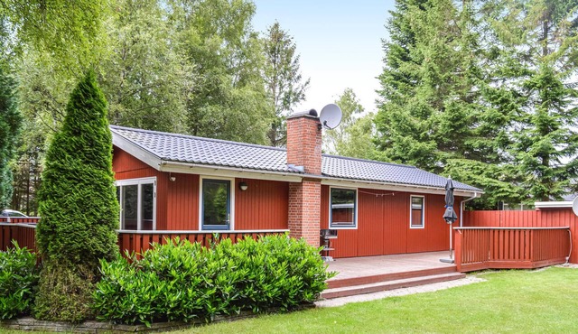 Nice home in Hals with kitchen