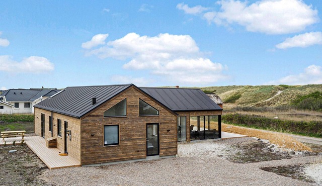 Nice home in Harboøre with sauna