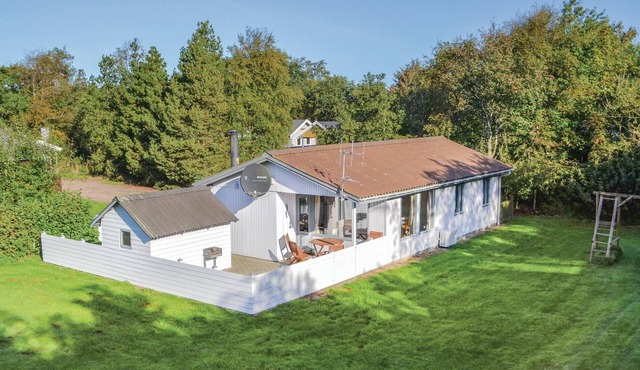 Nice home in Hemmet with WiFi