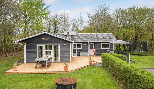 Nice home in Hemmet with WiFi