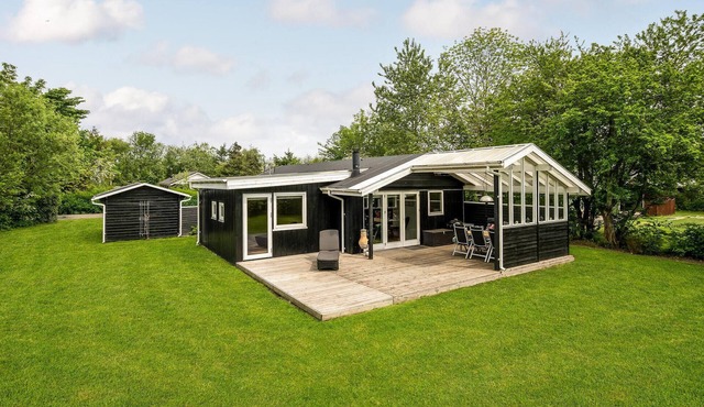 Nice home in Hemmet with kitchen