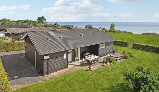 Nice home in Hesselager with kitchen