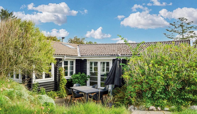 Nice home in Hjørring with sauna