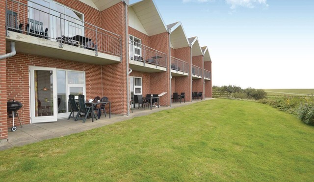 Nice home in Højer with kitchen
