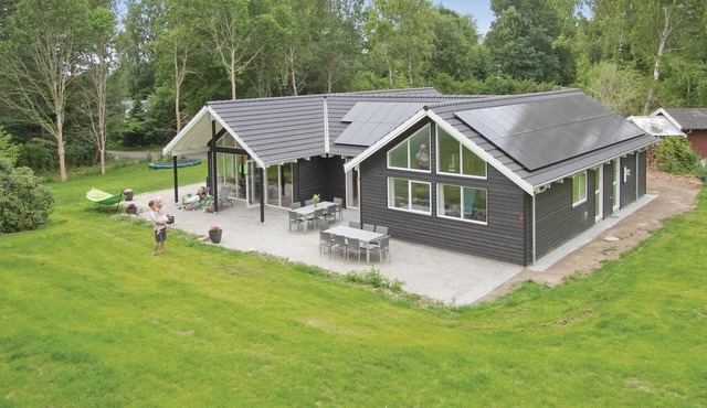 Nice home in Hornbæk with sauna