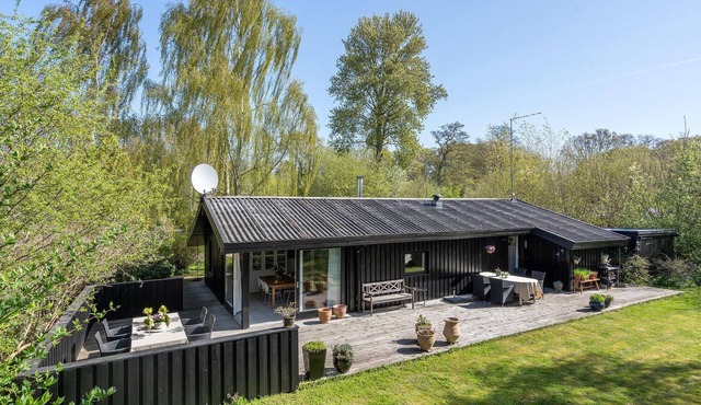 Nice home in Hornbæk with kitchen