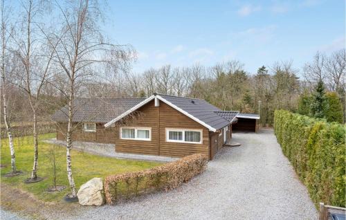 Nice Home In Hovborg With Kitchen