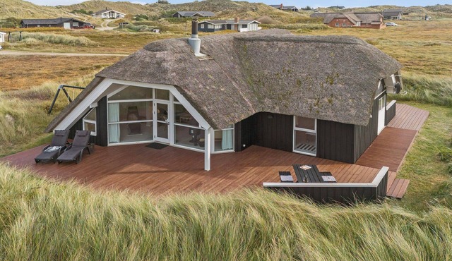 Nice home in Hvide Sande with sauna