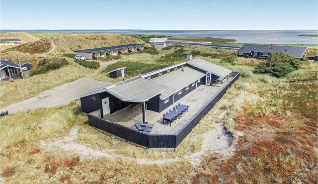 Nice Home In Hvide Sande With Sauna