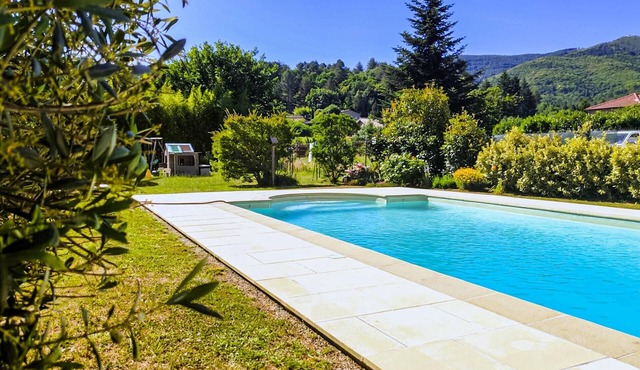 Nice home in Jaujac with WiFi