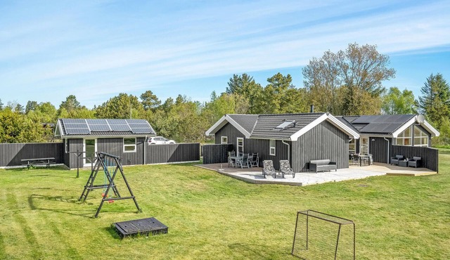 Nice home in Jerup with WiFi