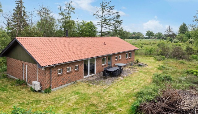 Nice home in Jerup with WiFi