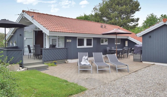 Nice home in Juelsminde with sauna