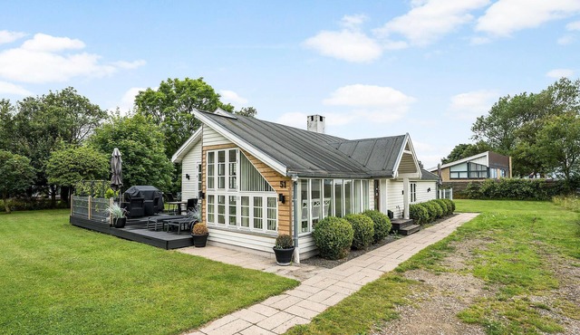 Nice home in Juelsminde with WiFi