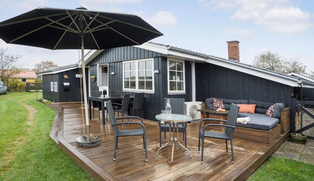 Nice home in Juelsminde with WiFi