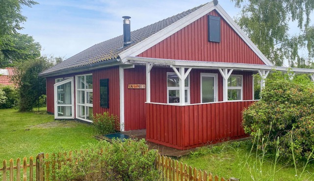 Nice home in Juelsminde with WiFi