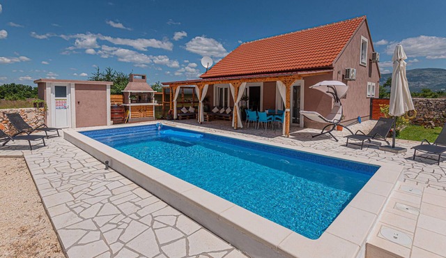 Nice home in Kaocine - Miljevci